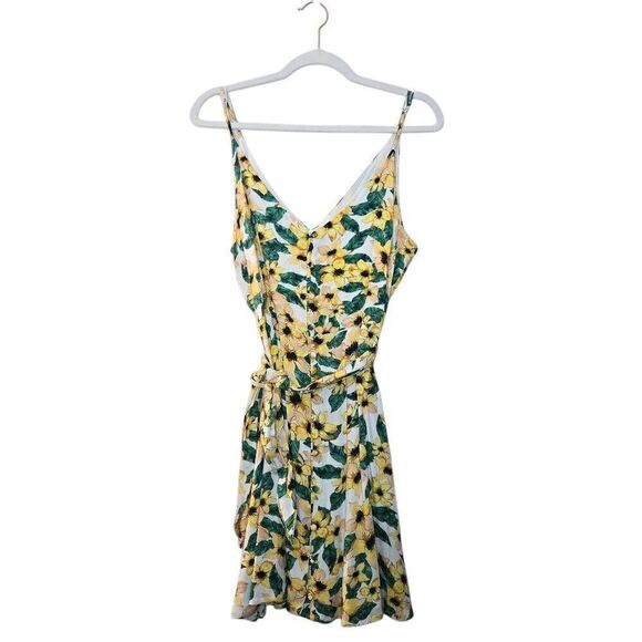 Cupcakes and Cashmere Floral Tie Waist Mini Dress Size Medium Summer Sundress - Picture 2 of 8